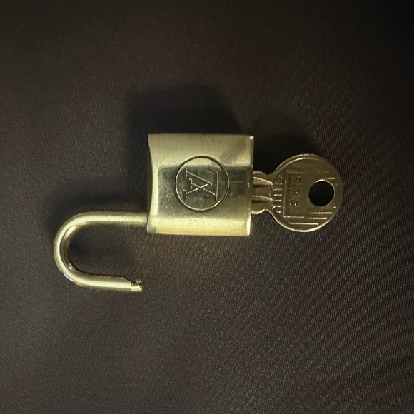 Authentic Louis Vuitton Padlock & Key New - Picture 2 of 6